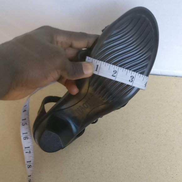 Naot Waterproof Shiny Patent Leather Low Heel Dress Sandal Wmn 41/10us/8uk - Picture 7 of 14